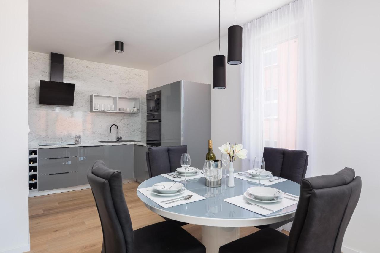 Apartment Alegria In Okrug With Heated Pool, Sea View, Jacuzzi, Wifi Trogir Luaran gambar